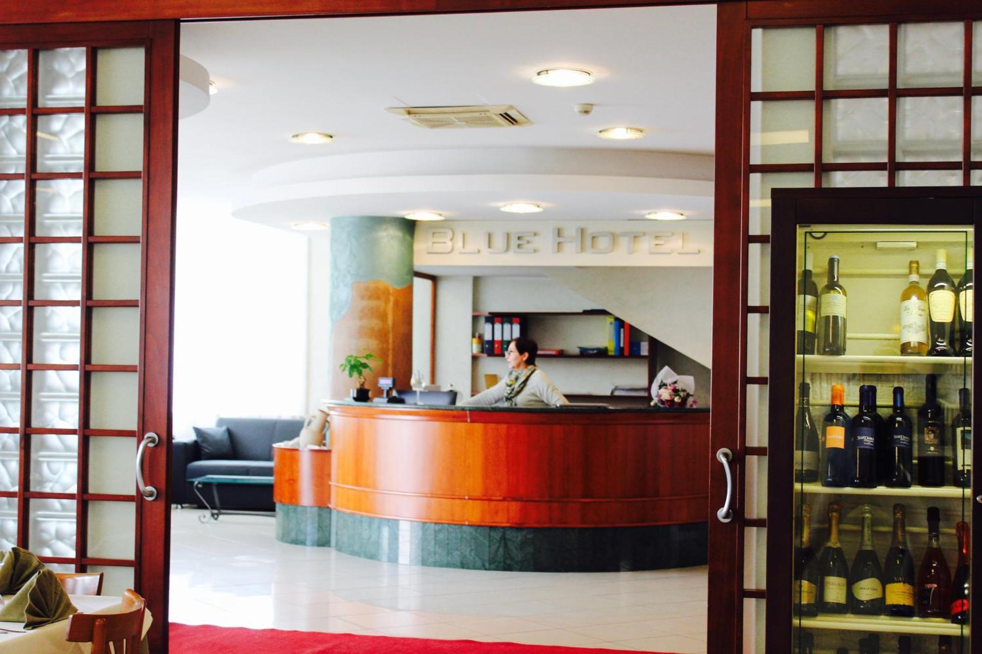 Blue Loft Hotel تْشيزيناتيكو المظهر الخارجي الصورة