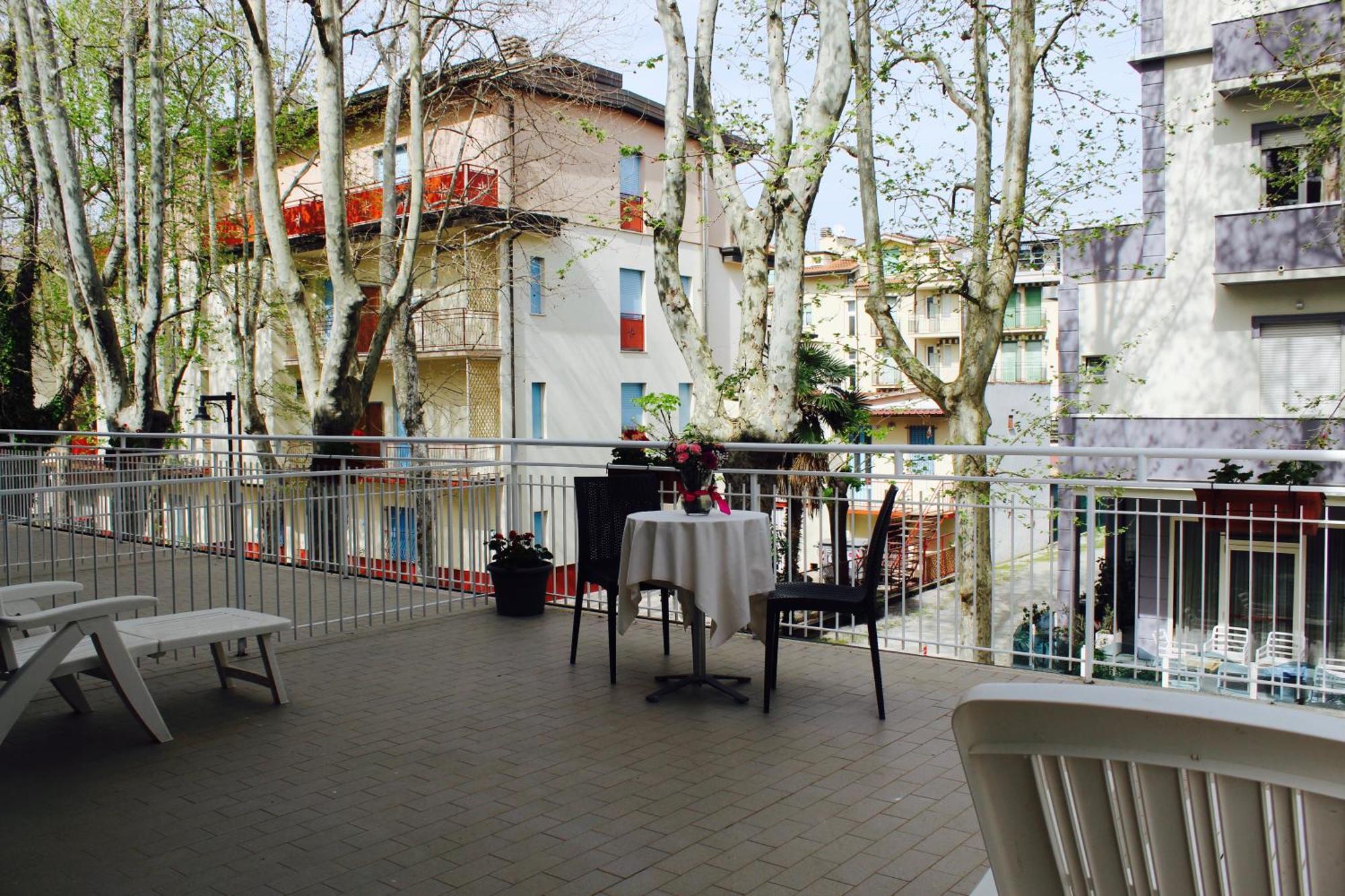 Blue Loft Hotel تْشيزيناتيكو المظهر الخارجي الصورة