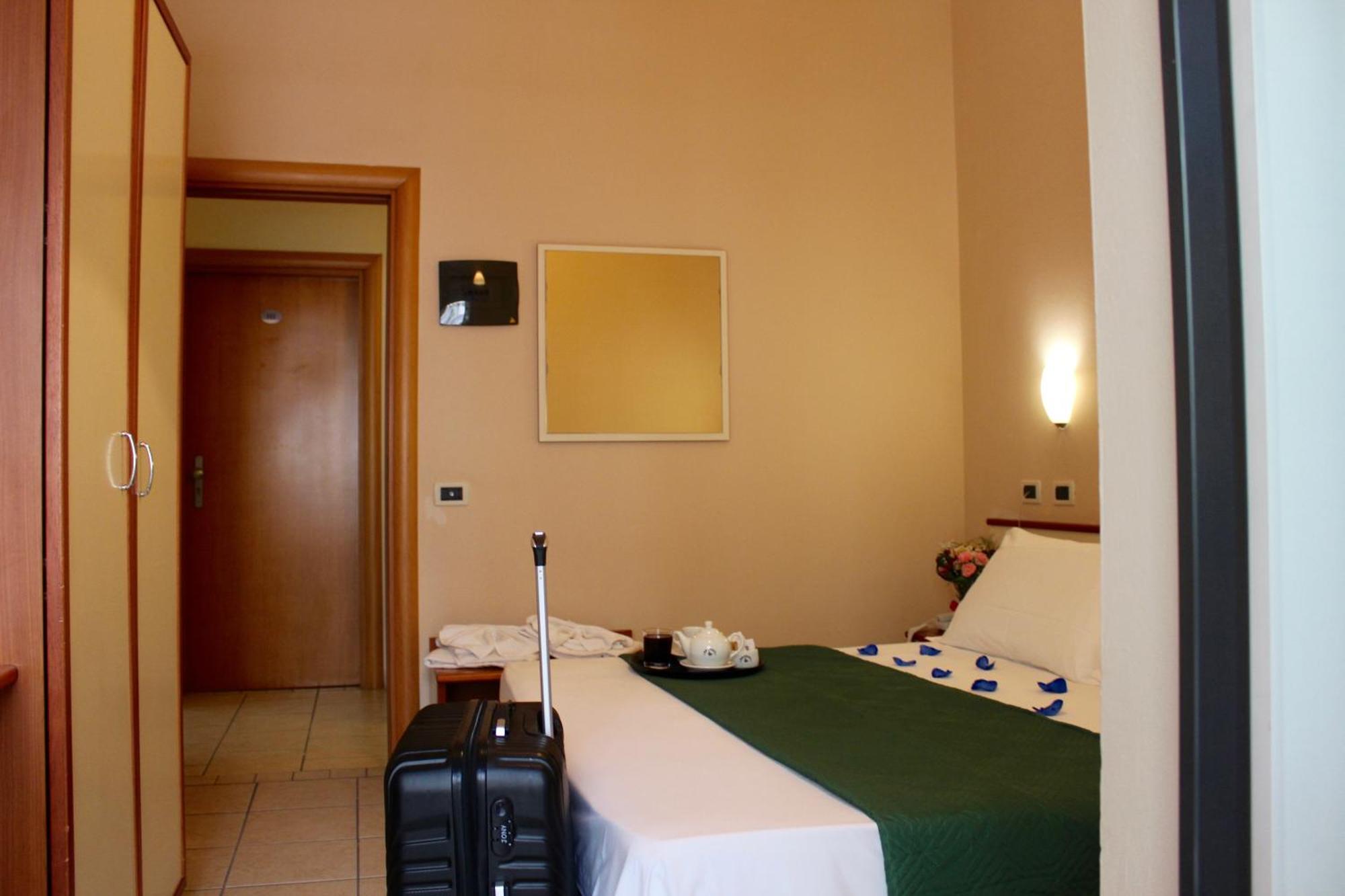 Blue Loft Hotel تْشيزيناتيكو المظهر الخارجي الصورة