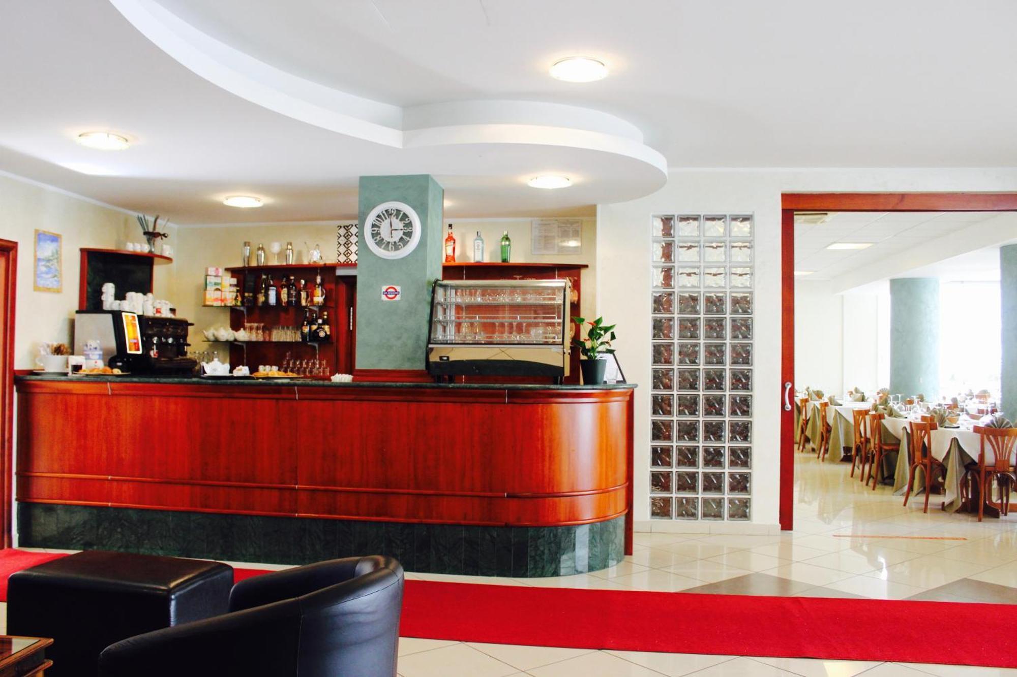 Blue Loft Hotel تْشيزيناتيكو المظهر الخارجي الصورة