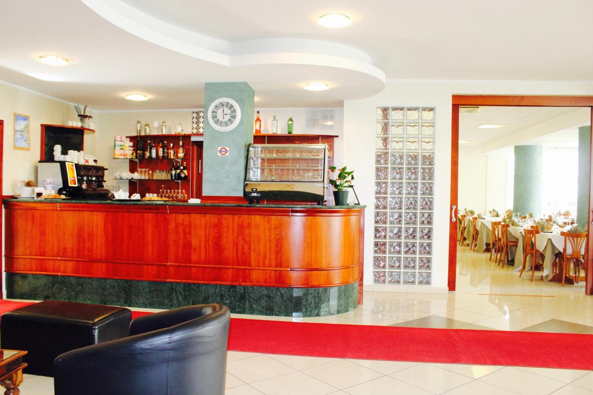 Blue Loft Hotel تْشيزيناتيكو المظهر الخارجي الصورة