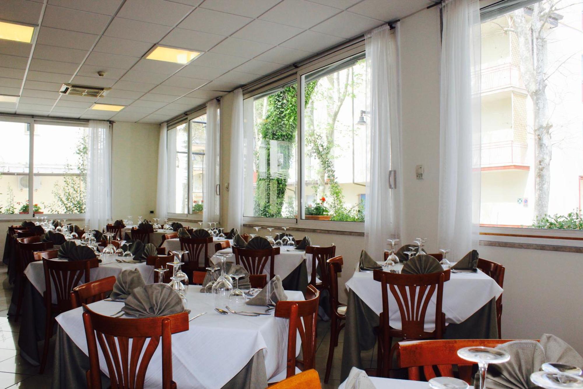 Blue Loft Hotel تْشيزيناتيكو المظهر الخارجي الصورة