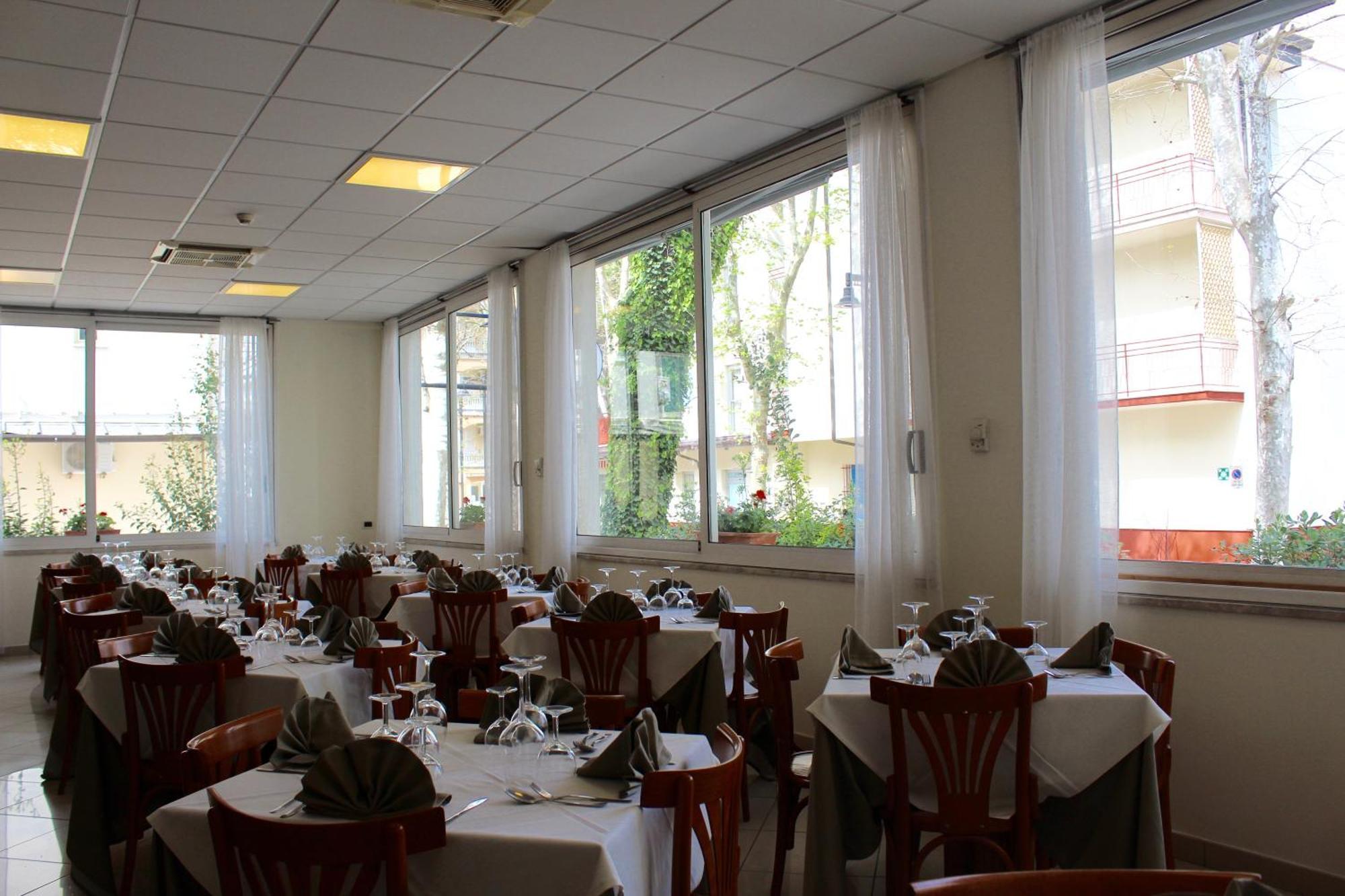 Blue Loft Hotel تْشيزيناتيكو المظهر الخارجي الصورة