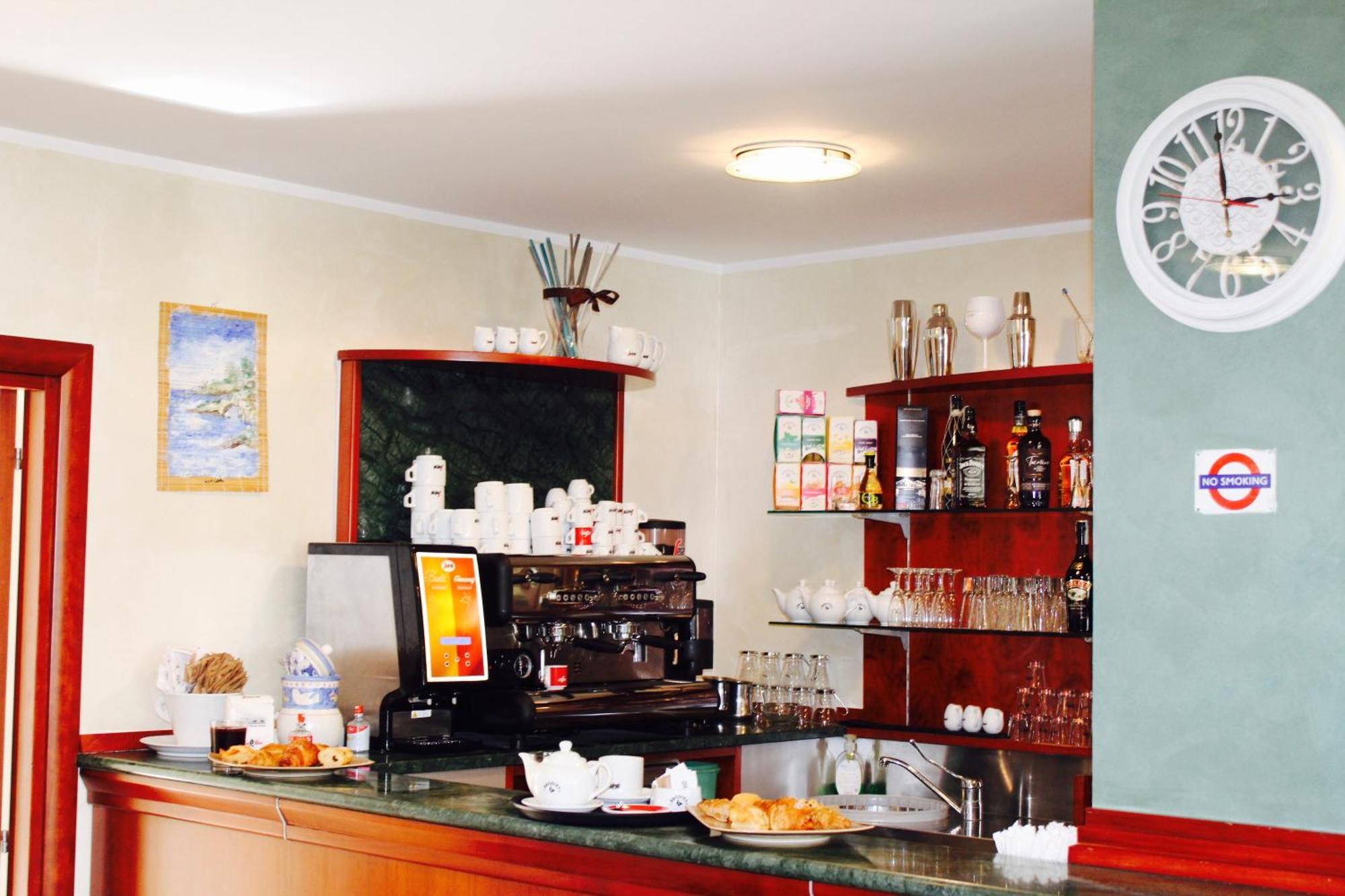 Blue Loft Hotel تْشيزيناتيكو المظهر الخارجي الصورة