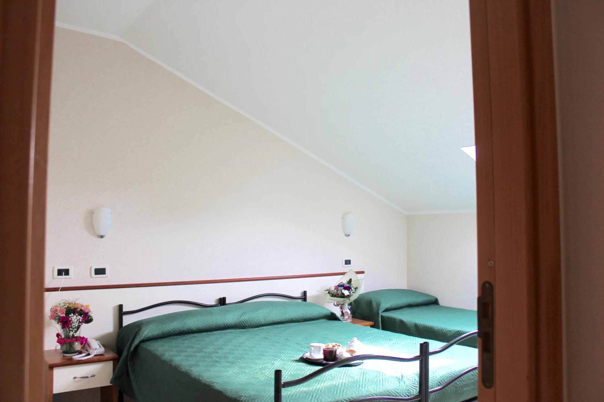 Blue Loft Hotel تْشيزيناتيكو المظهر الخارجي الصورة