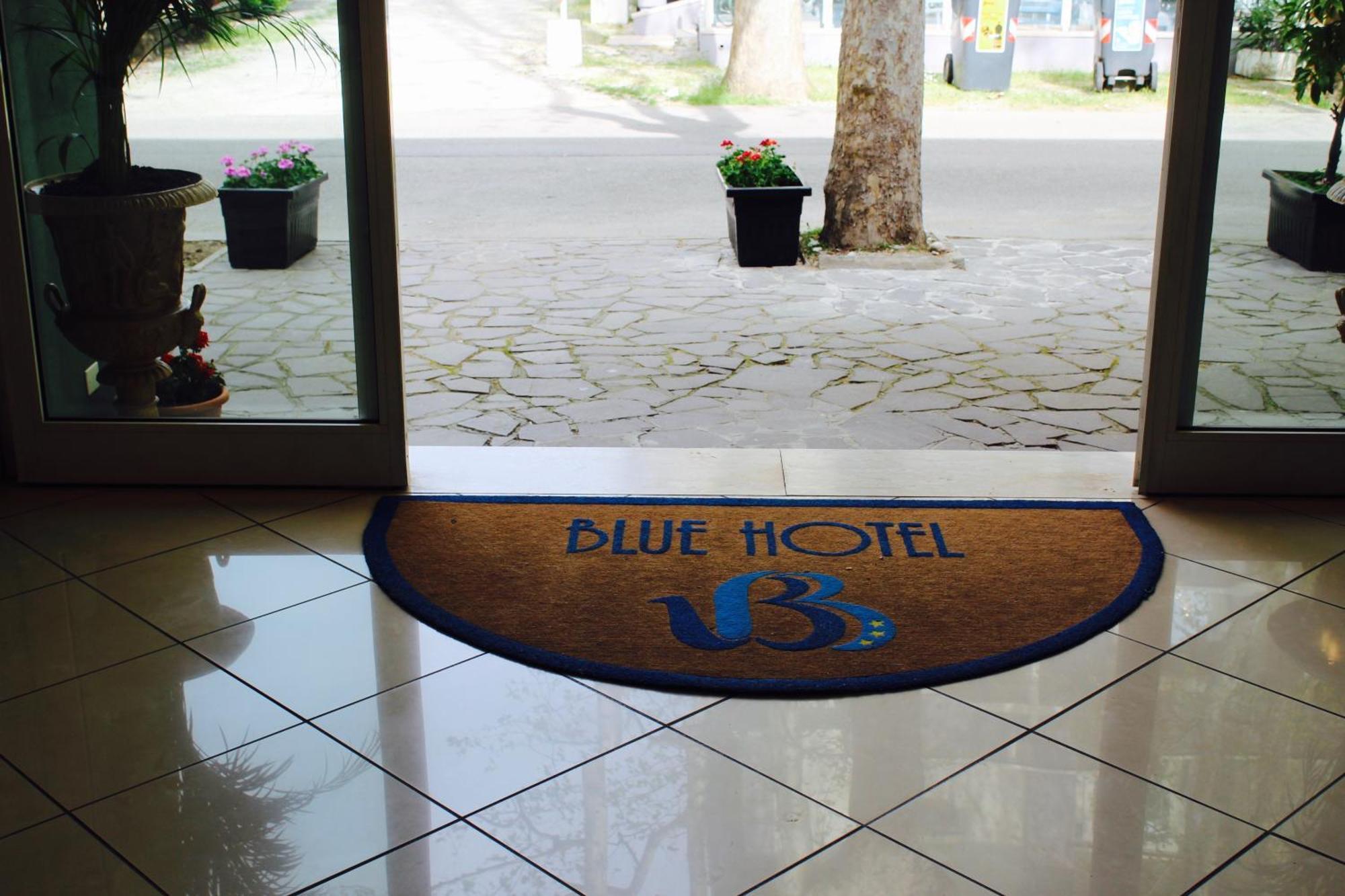 Blue Loft Hotel تْشيزيناتيكو المظهر الخارجي الصورة
