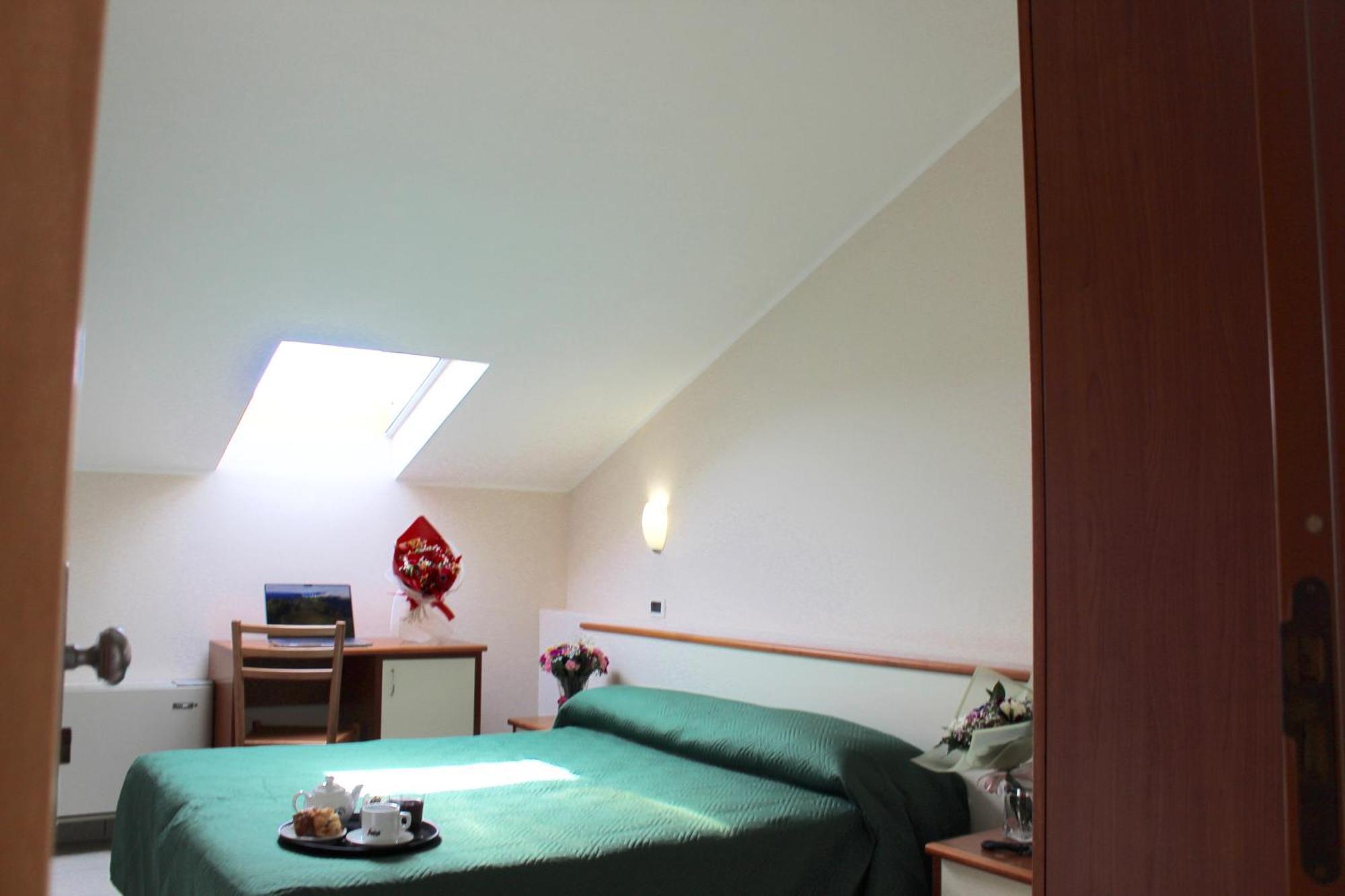 Blue Loft Hotel تْشيزيناتيكو المظهر الخارجي الصورة