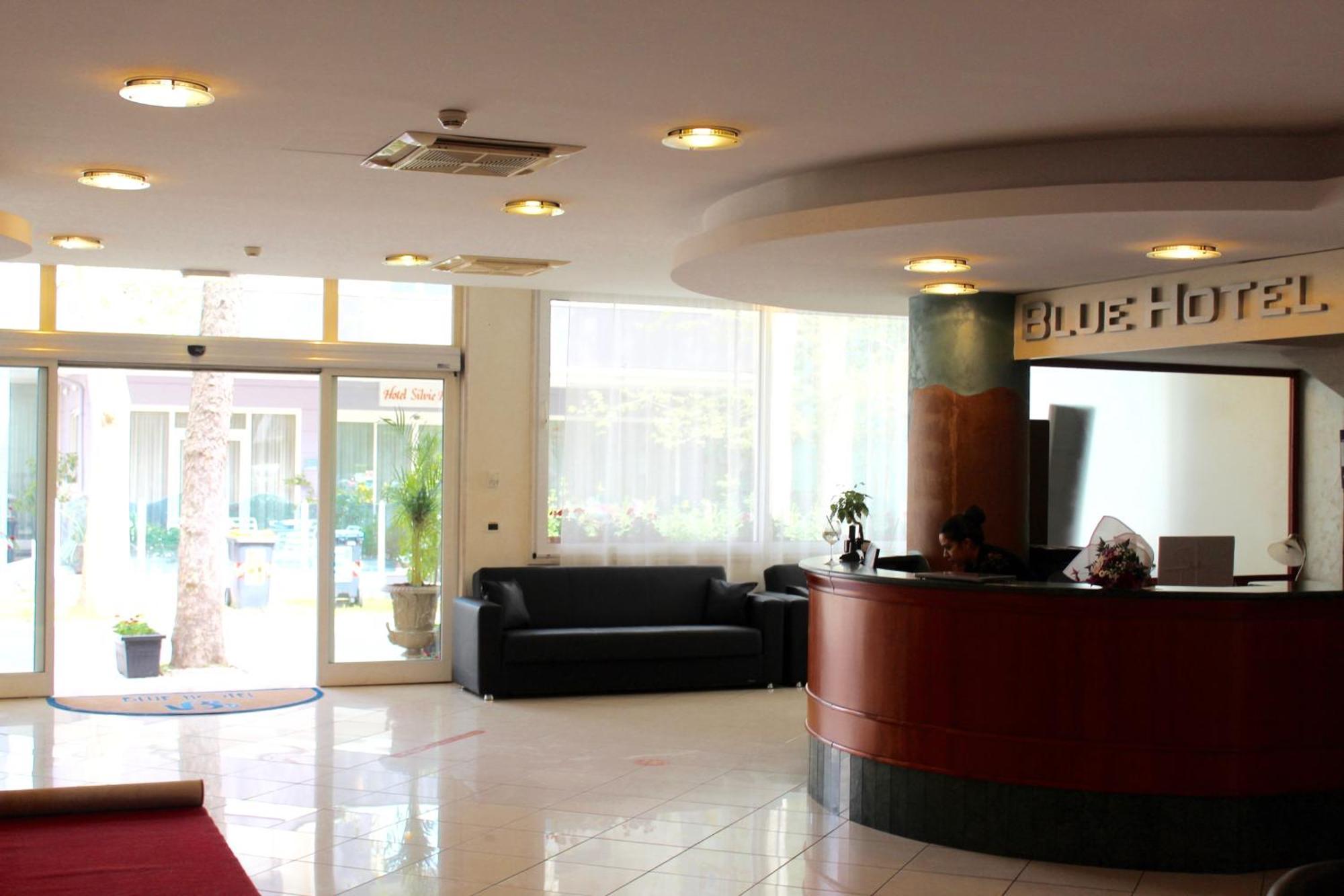 Blue Loft Hotel تْشيزيناتيكو المظهر الخارجي الصورة