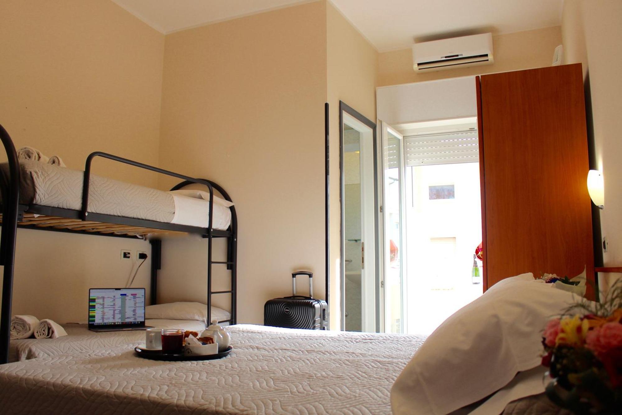 Blue Loft Hotel تْشيزيناتيكو المظهر الخارجي الصورة