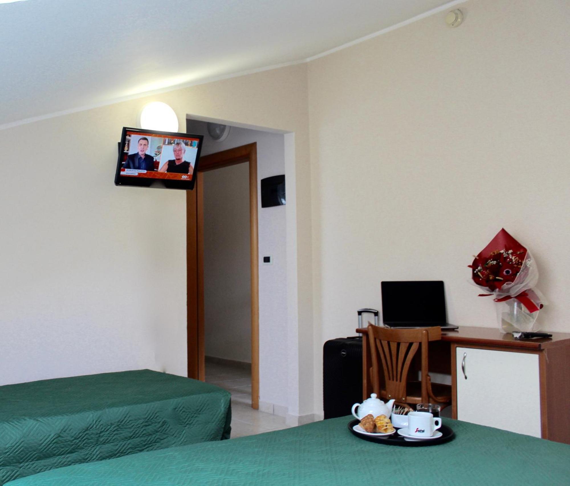 Blue Loft Hotel تْشيزيناتيكو المظهر الخارجي الصورة