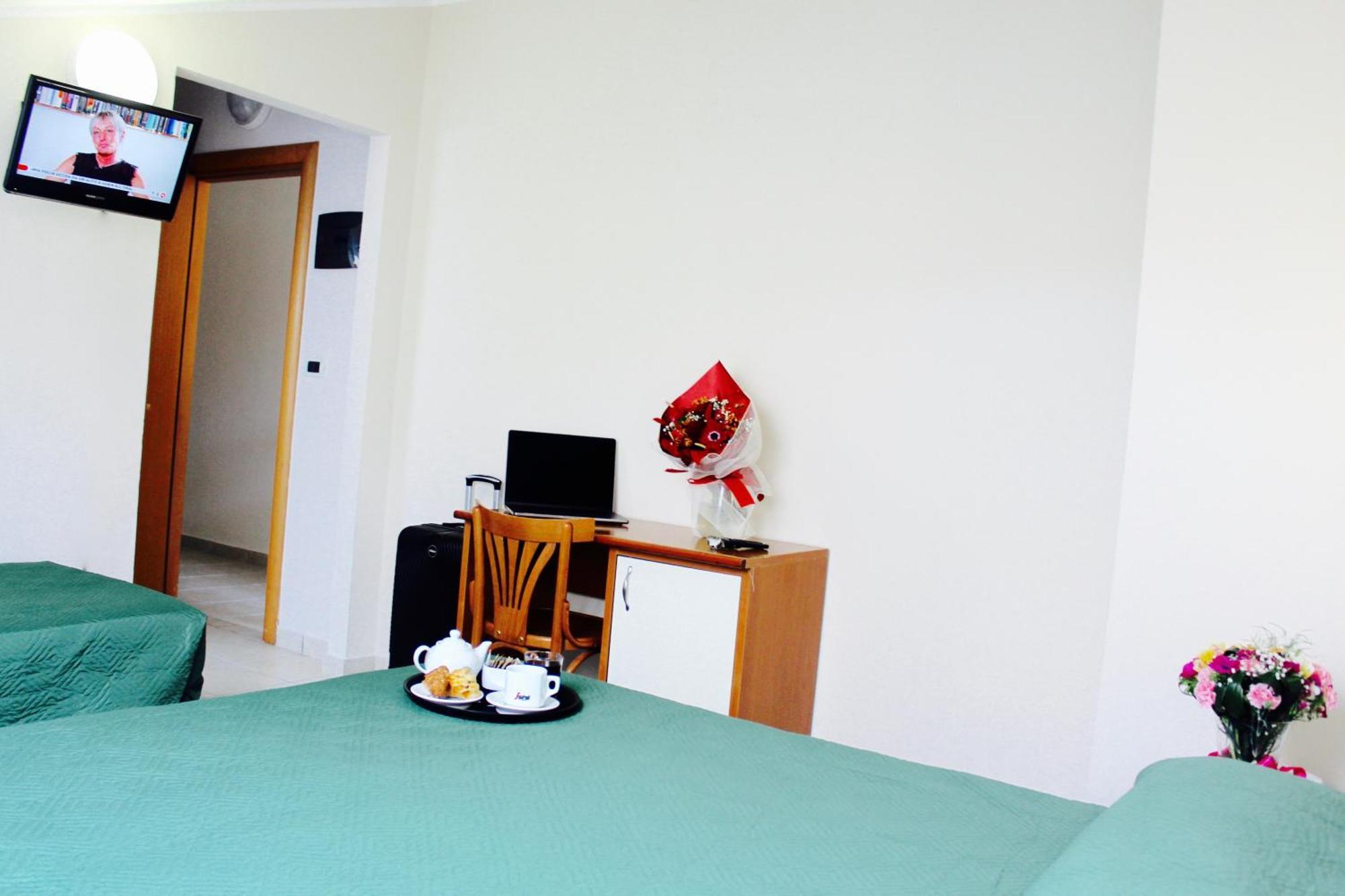 Blue Loft Hotel تْشيزيناتيكو المظهر الخارجي الصورة